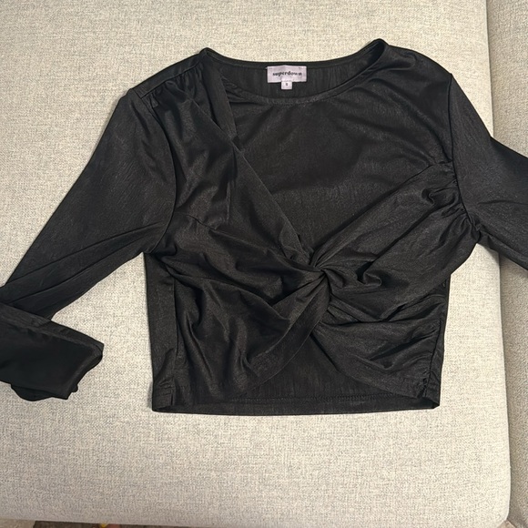 Superdown twist front crop top - Picture 3 of 3